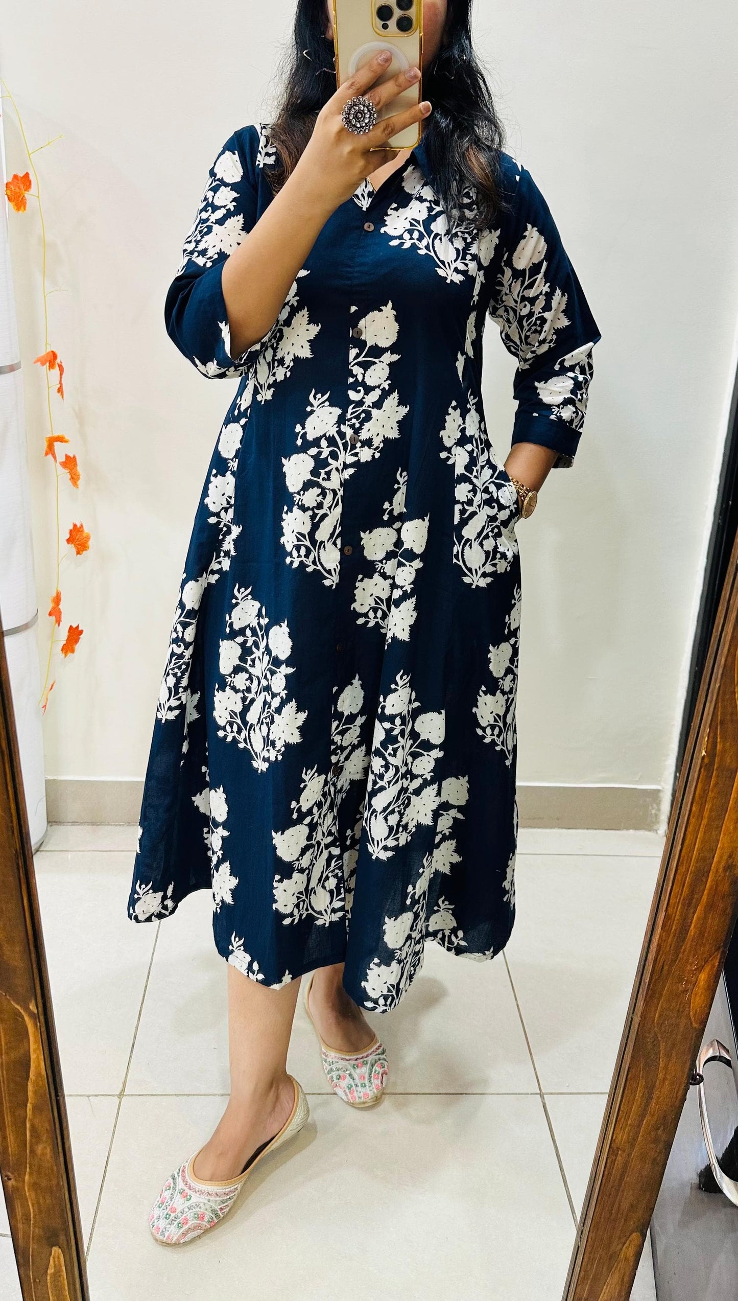 Elegant Cotton Dress with Flowy Flair – One Side Pocket