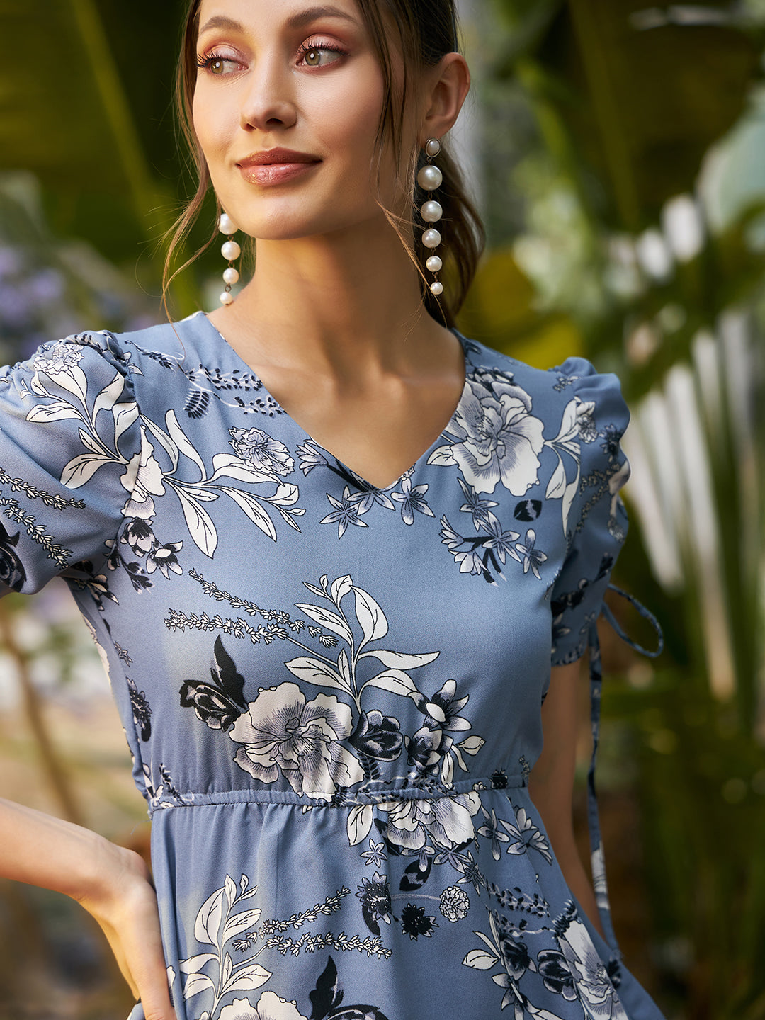 Blue Floral Cinched Waist Top with Puff Sleeves – Trendy Women's Blouse