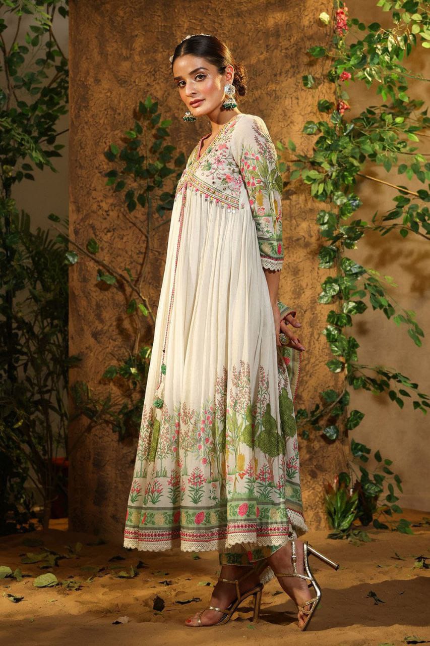 Pakistani Style Suit with Lace Dupatta