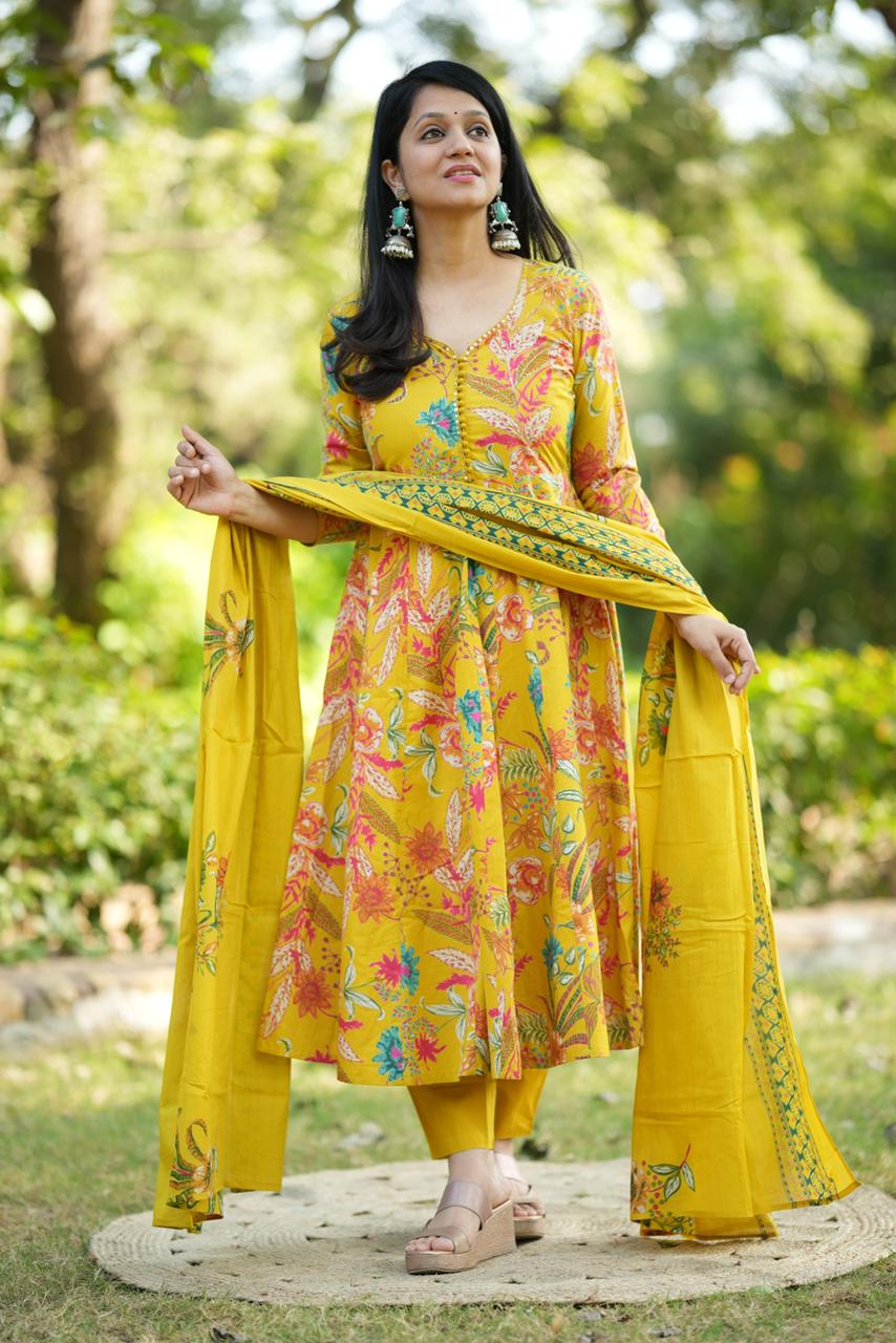 Lightweight Cotton Anarkali with Mul Dupatta – Styled Look