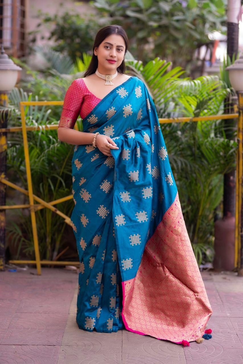 Vintage Borderless Soft Silk Saree with Zari Woven Butta and Contrast Rich Pallu