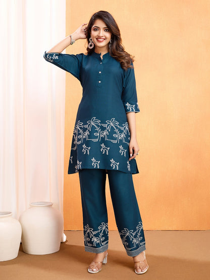 Stylish Kurti Set with Embroidery Work – Close-Up