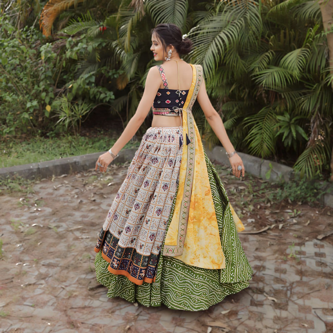 Bandhej Patola Foil Print Lehenga Choli – Full View