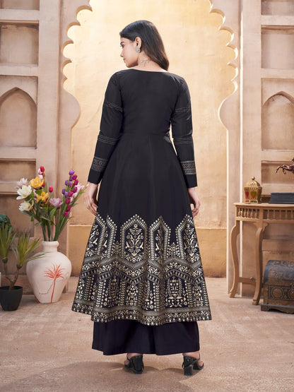 Elegant Salwar Suit for Women – Close-Up Design