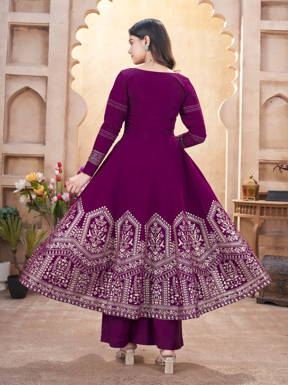 Elegant Salwar Suit for Women – Close-Up Design