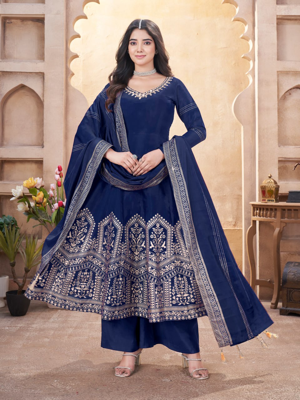 Elegant Salwar Suit for Women – Close-Up Design